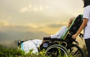 بحث عن دور رعاية المسنين