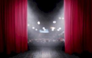 مقارنة بين المسرح اليوناني والمسرح في العصر الحديث