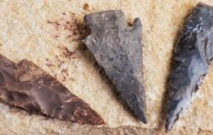 أدوات العصر الحجري الوسيط