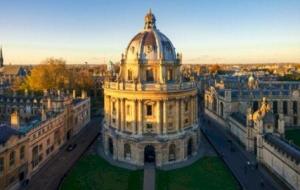 جامعة أكسفورد (أقدم جامعة في المملكة المتحدة)