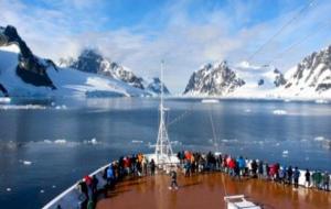 صعوبات الحياة على القطب الجنوبي والشمالي
