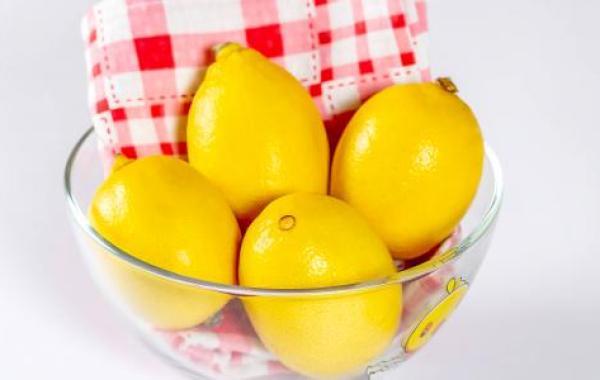 فوائد بياض البيض مع الليمون للوجه