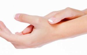 علاج جفاف جلد اليدين